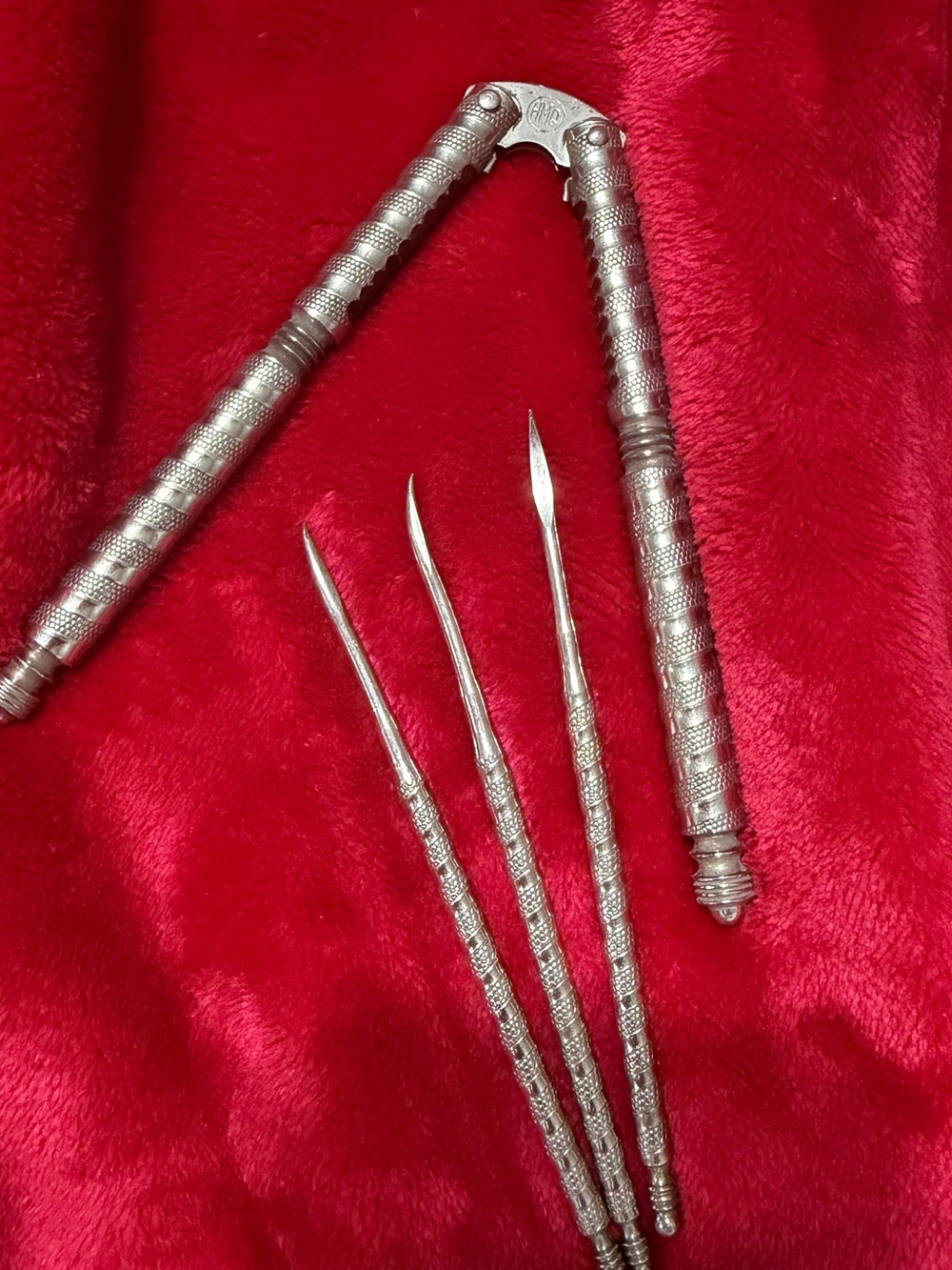 Nut crackers with utensils #389